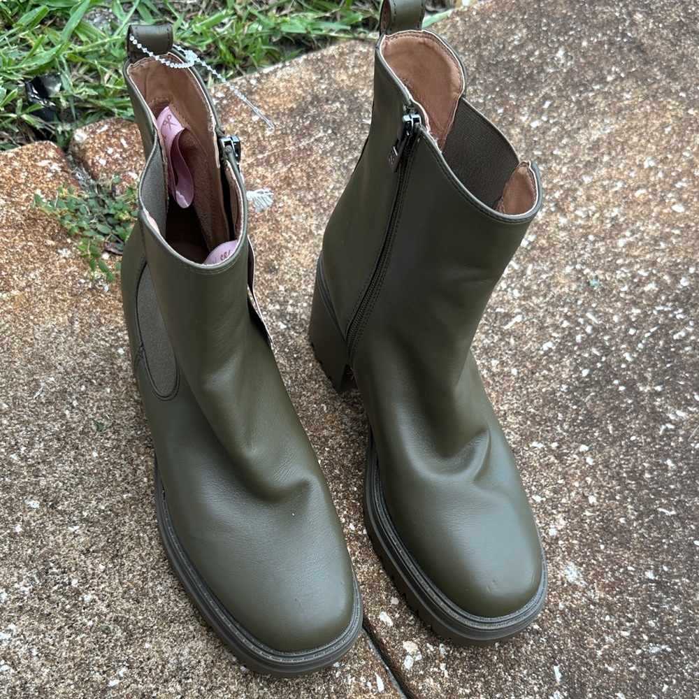 Sam & Libby Camilla Boot. Size 9 NWT